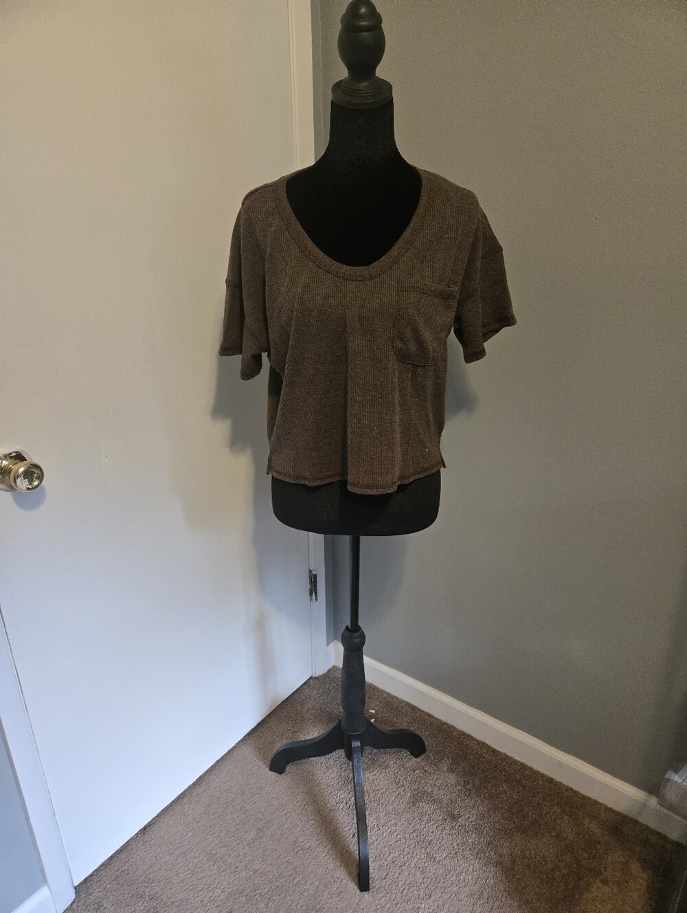 Brown V-Neck Short Sleeve Crop Top - Medoum